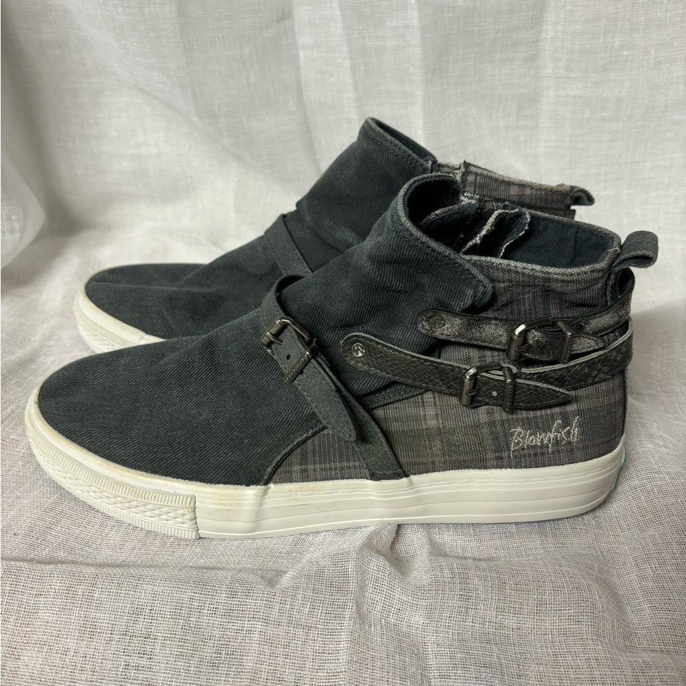Blowfish Malibu Kaleen Black High-Top Sneakers with Buckle Detail SZ 8.5